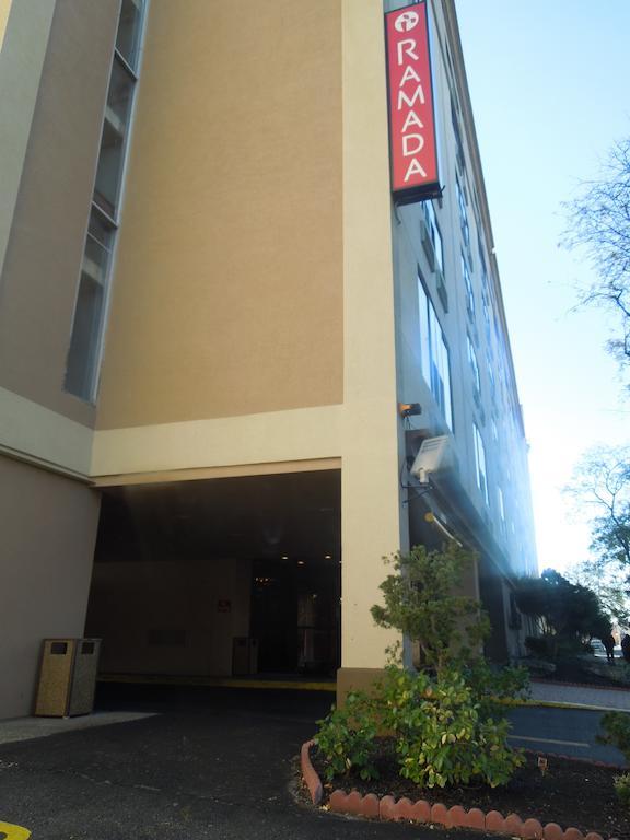 Ramada by Wyndham East Orange Hotel Bagian luar foto