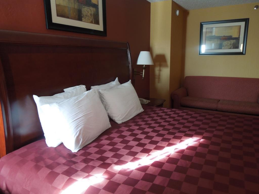 Ramada by Wyndham East Orange Hotel Bagian luar foto