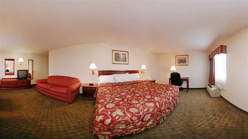 Ramada by Wyndham East Orange Hotel Bagian luar foto