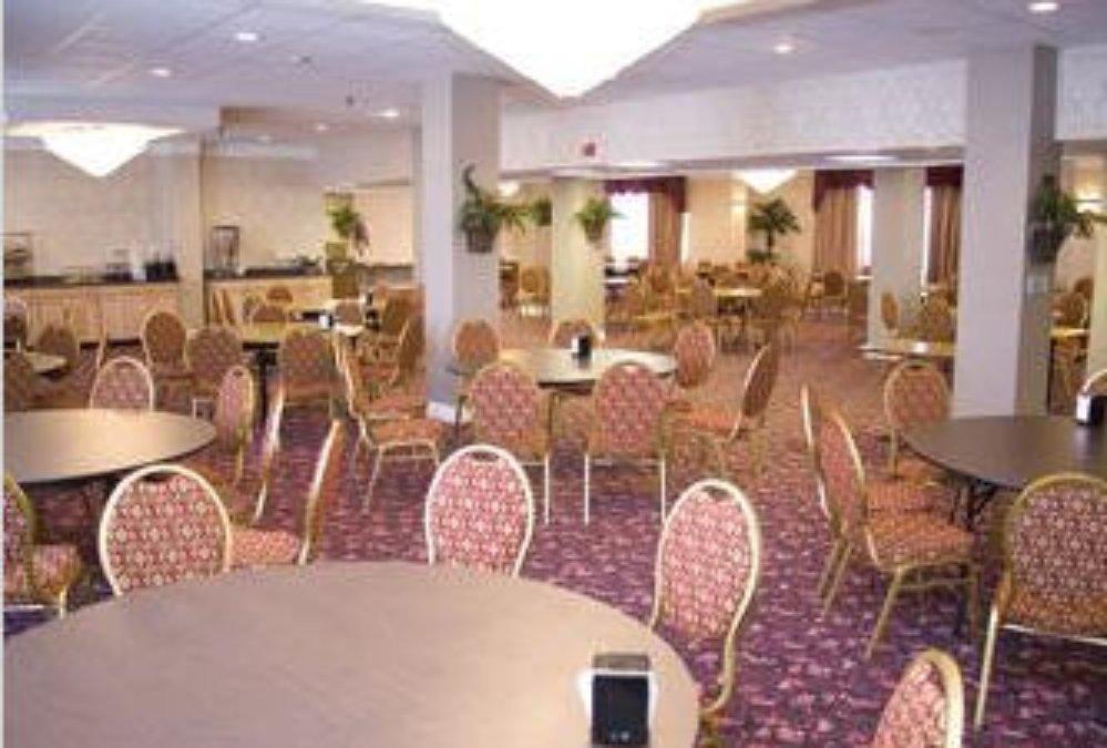 Ramada by Wyndham East Orange Hotel Bagian luar foto
